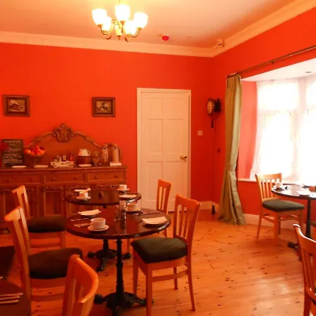 לינה וארוחת בוקר The Yellow House