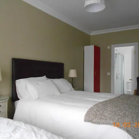 The Yellow House לינה וארוחת בוקר 4*