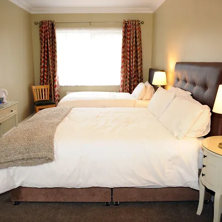 Bed & Breakfast The Yellow House 4*