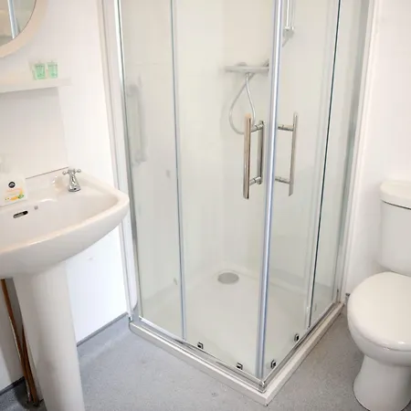 The Yellow House לינה וארוחת בוקר נאבאן