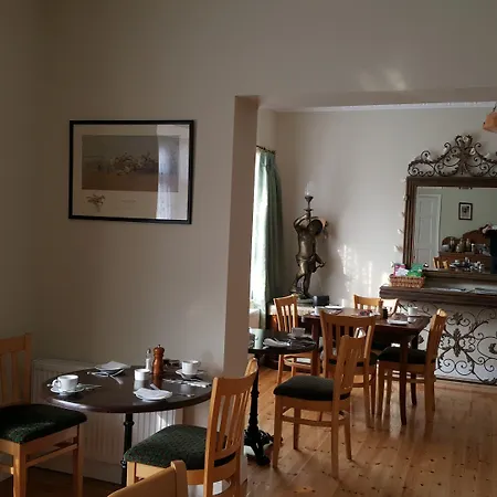 The Yellow House לינה וארוחת בוקר 4*